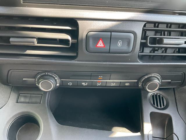 2021 Peugeot Partner 1000 1.5 Bluehdi 100 Professional Van (NY21EXF) Image 23