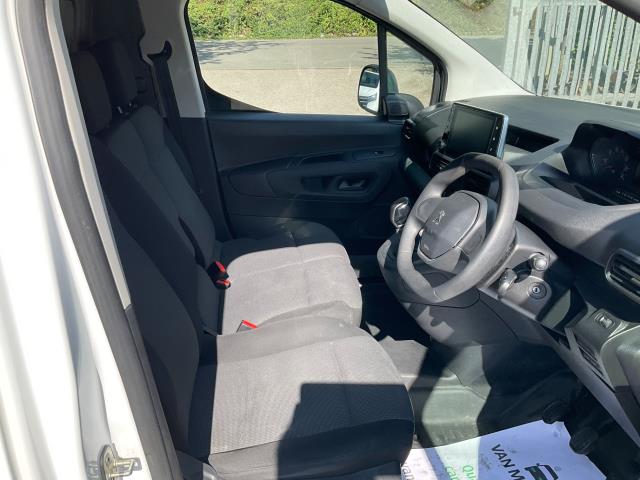 2021 Peugeot Partner 1000 1.5 Bluehdi 100 Professional Van (NY21EXF) Image 16