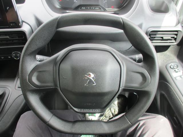2021 Peugeot Partner 1000 1.5 Bluehdi 100 Professional Van (NY21EXV) Image 14