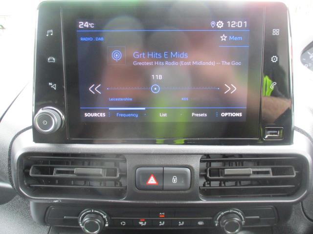 2021 Peugeot Partner 1000 1.5 Bluehdi 100 Professional Van (NY21EXV) Image 19