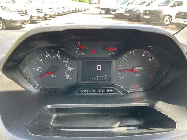 2021 Peugeot Partner 1000 1.5 Bluehdi 100 Professional Van (NY21EXX) Image 18