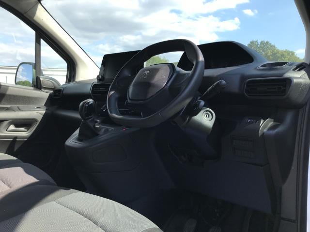 2021 Peugeot Partner 1000 1.5 Bluehdi 100 Professional Van (NY21EYB) Image 17