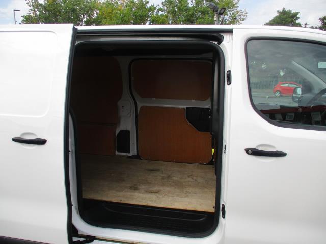 2021 Peugeot Expert 1400 2.0 Bluehdi 120 Professional Van (NY21FBE) Image 29