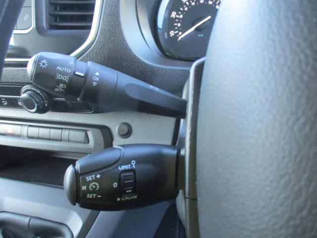 2021 Peugeot Expert 1400 2.0 Bluehdi 120 Professional Van (NY21FBE) Image 21