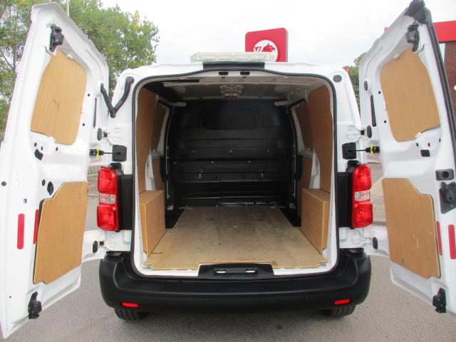 2021 Peugeot Expert 1400 2.0 Bluehdi 120 Professional Van (NY21FBE) Image 28