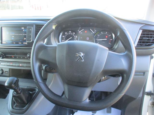 2021 Peugeot Expert 1400 2.0 Bluehdi 120 Professional Van (NY21FBE) Image 16