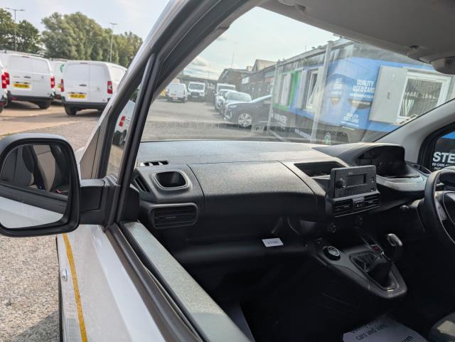 2021 Peugeot Partner 1000 1.5 Bluehdi 100 Grip Van (NY21GDE) Image 24