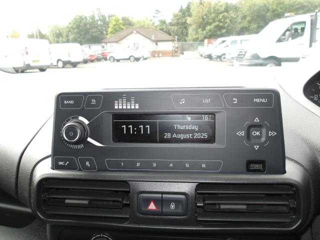 2021 Peugeot Partner 1000 1.5 Bluehdi 100 Grip Van (NY21GFE) Image 24