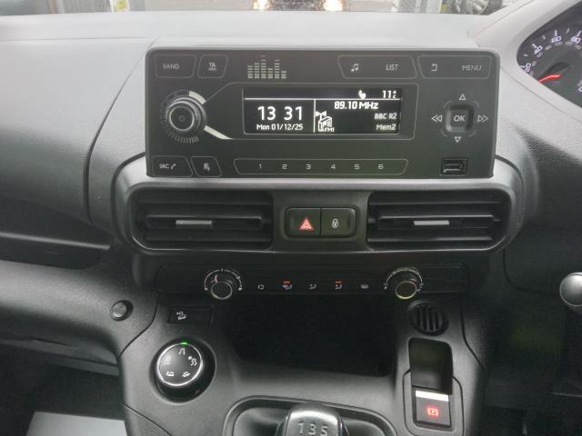 2021 Peugeot Partner 1000 1.5 Bluehdi 100 GRIP Van (NY21GFO) Image 28
