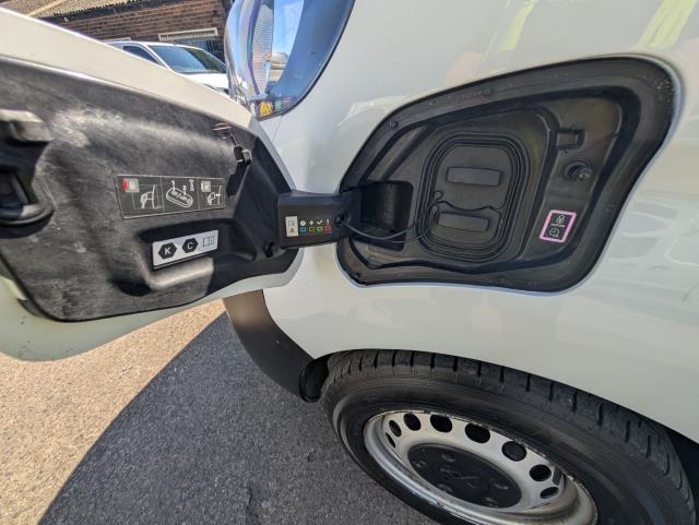 2021 Peugeot Expert 1000 100Kw 75Kwh Professional Van Auto (NY21HCP) Image 20