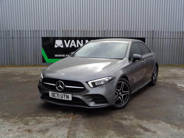 2022 Mercedes-Benz A Class A180 Amg Line Executive Edition 4Dr Auto (OE71UTN) Image 4