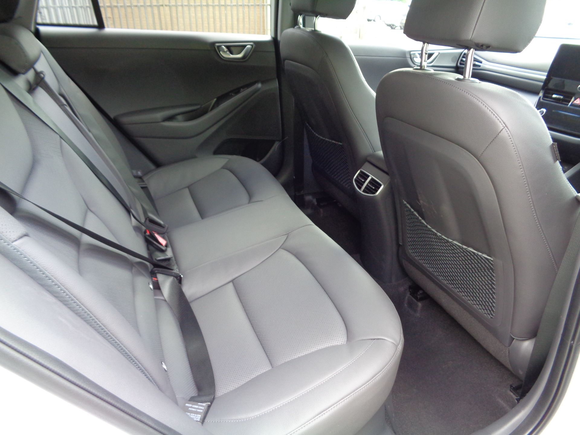 2021 Hyundai Ioniq 1.6 Gdi Hybrid Premium Se 5Dr Dct (OV71FJY) Thumbnail 11