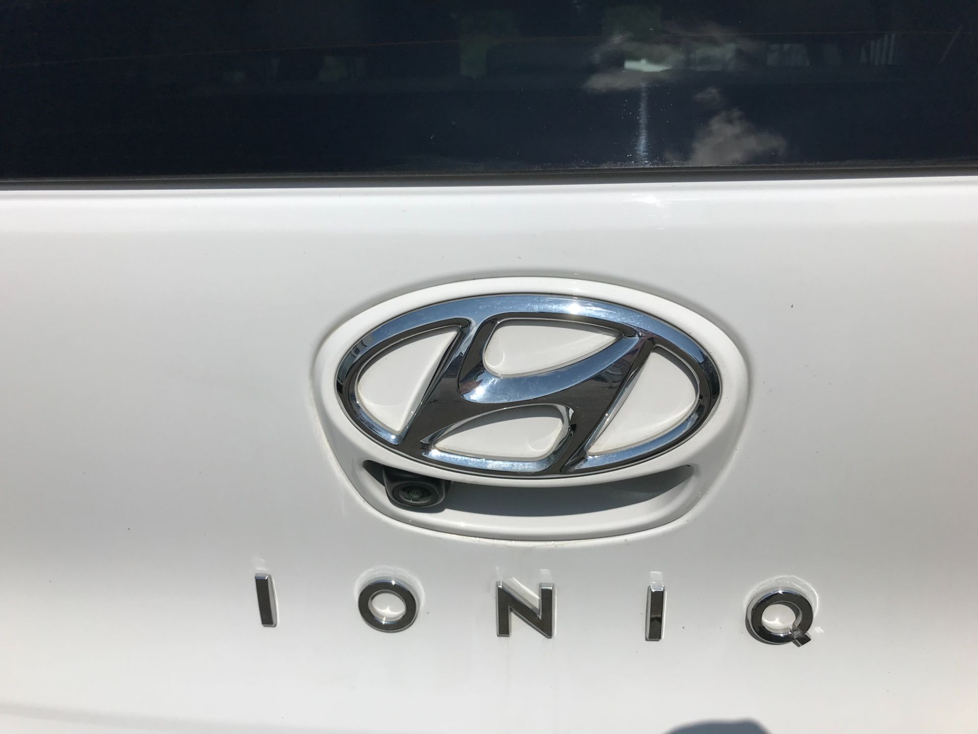 2021 Hyundai Ioniq 1.6 Gdi Hybrid Premium Se 5Dr Dct (OV71WLR) Thumbnail 25
