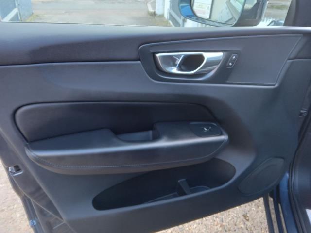 2022 Volvo Xc60 2.0 B5p Core 5Dr Awd Geartronic (OW72FBZ) Image 24
