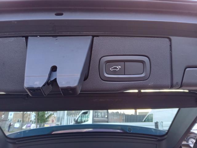 2022 Volvo Xc60 2.0 B5p Core 5Dr Awd Geartronic (OW72FBZ) Image 23