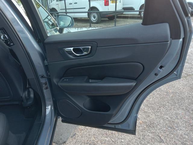 2022 Volvo Xc60 2.0 B5p Core 5Dr Awd Geartronic (OW72FCC) Image 28