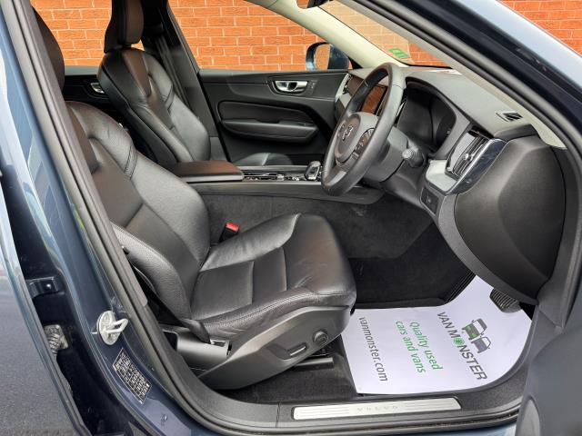 2023 Volvo Xc60 2.0 B5p Core 5Dr Awd Geartronic (OW72KRF) Image 17