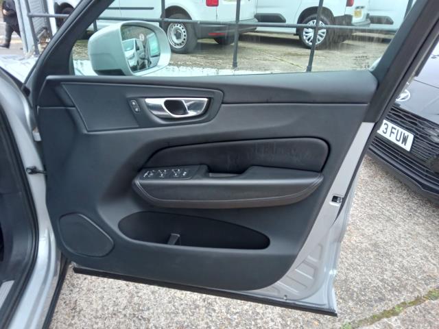 2023 Volvo Xc60 2.0 B5p Core 5Dr Awd Geartronic (OW72KSJ) Image 32