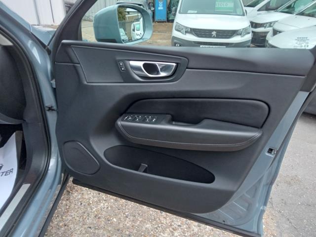 2023 Volvo Xc60 2.0 B5p Core 5Dr Awd Geartronic (OW72KYV) Image 32