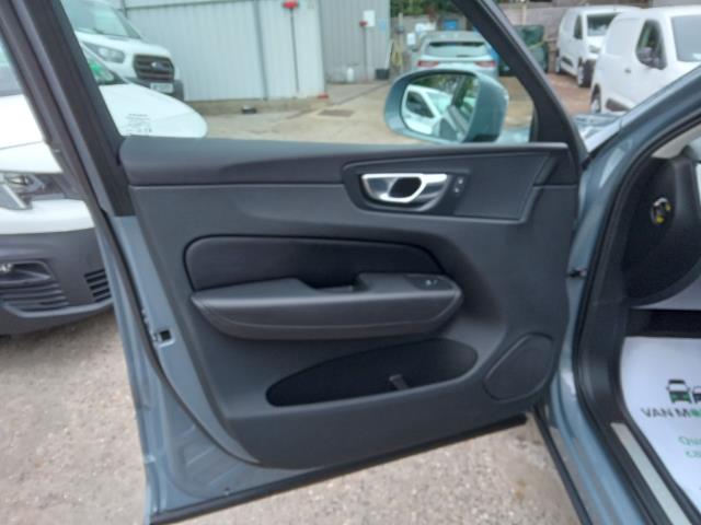 2023 Volvo Xc60 2.0 B5p Core 5Dr Awd Geartronic (OW72KYV) Image 18