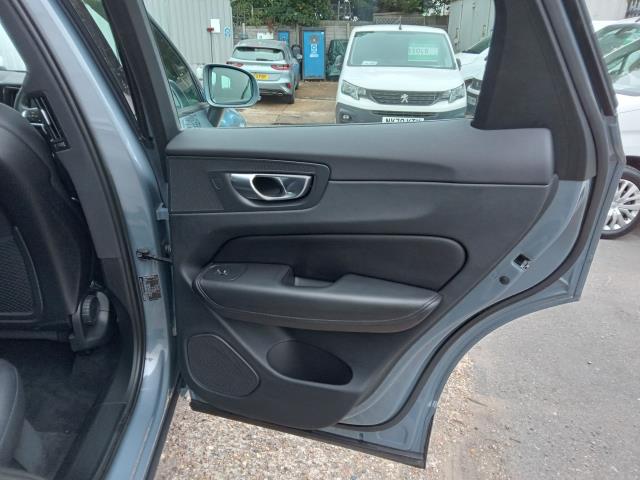 2023 Volvo Xc60 2.0 B5p Core 5Dr Awd Geartronic (OW72KYV) Image 28