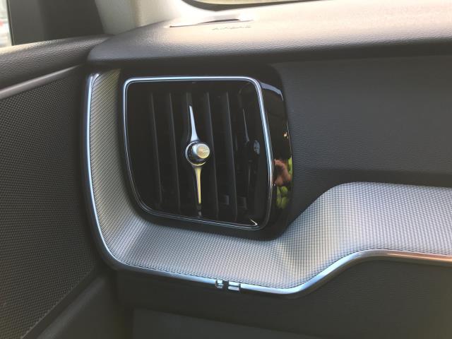 2023 Volvo Xc60 2.0 B5p Core 5Dr Awd Geartronic (OW72LHX) Image 33