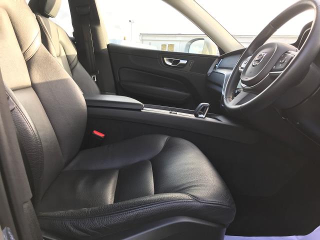 2023 Volvo Xc60 2.0 B5p Core 5Dr Awd Geartronic (OW72LHX) Image 10