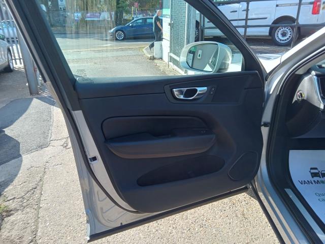 2023 Volvo Xc60 2.0 B5p Core 5Dr Awd Geartronic (OW72NVP) Image 18