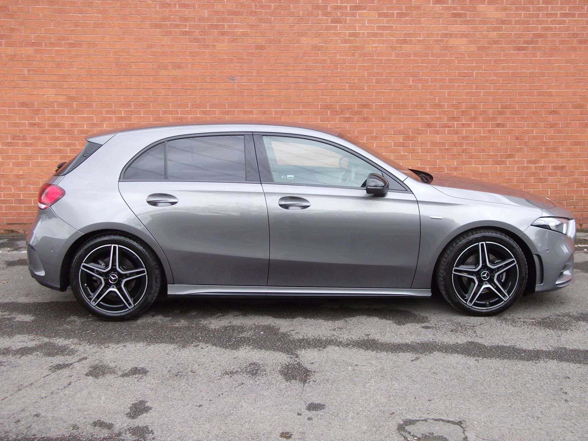 2022 Mercedes-Benz A Class A200 AMG Line executive edition auto 5Dr  (OY22WFF) Image 9