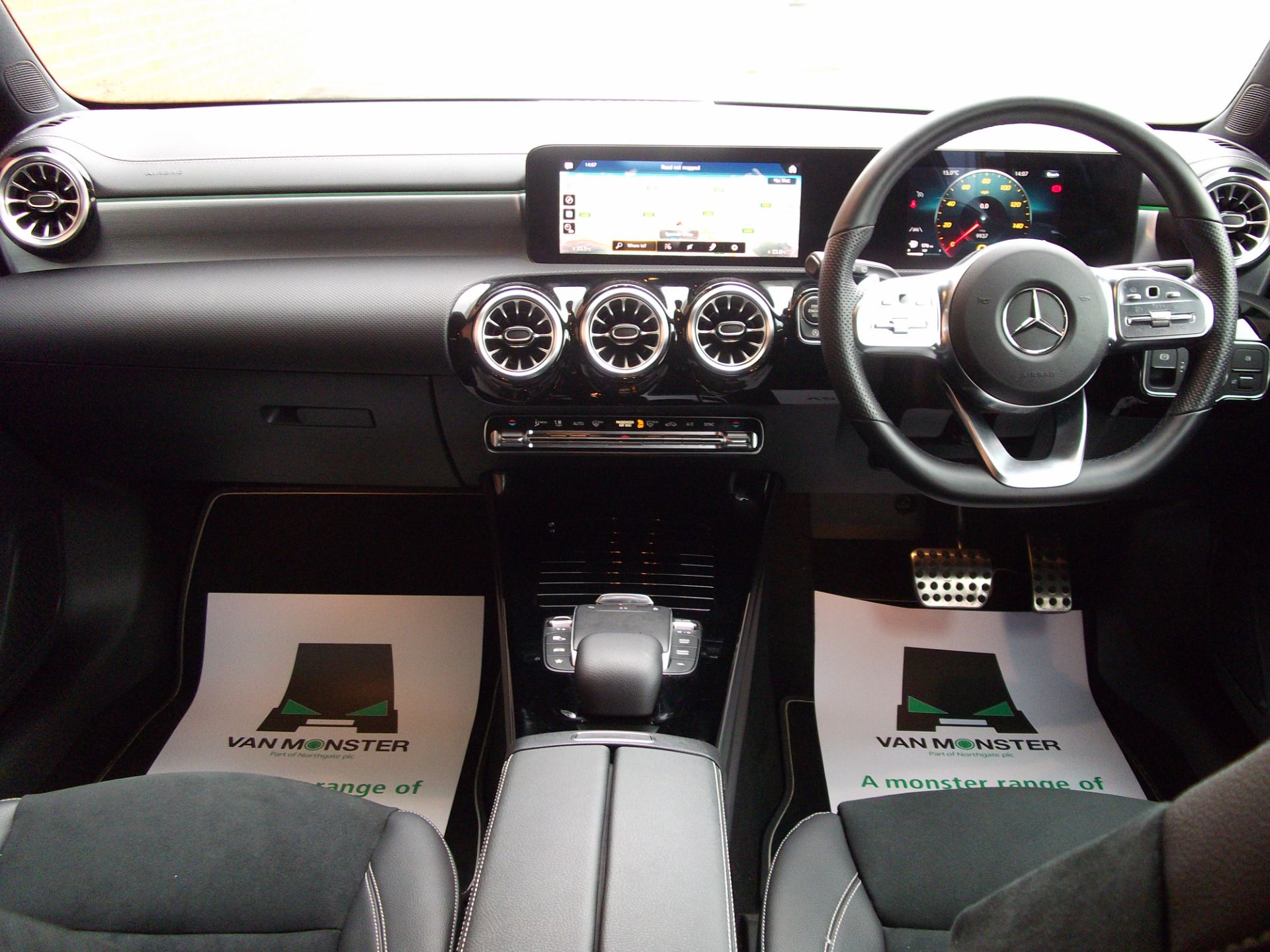 2022 Mercedes-Benz A Class A200 AMG Line executive edition auto 5Dr  (OY22WFF) Thumbnail 11