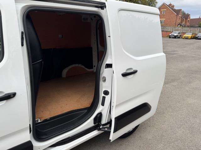 2022 Peugeot Partner 1000 1.5 Bluehdi 100 Professional Premium Van (PE71UVN) Image 40