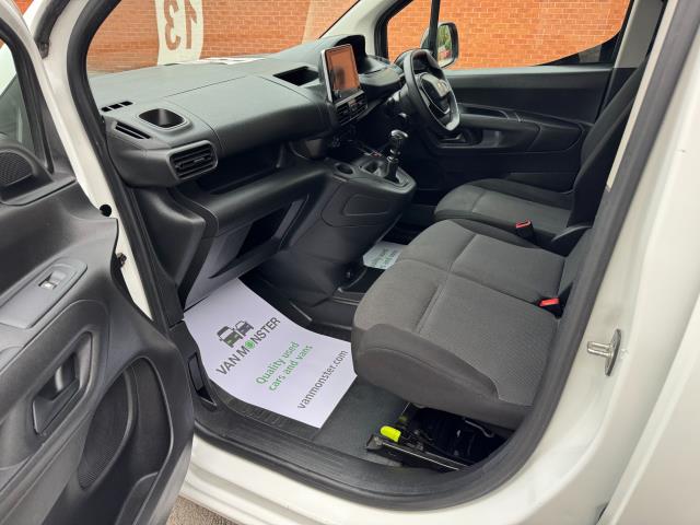 2022 Peugeot Partner 1000 1.5 Bluehdi 100 Professional Premium Van (PE71UVN) Image 28
