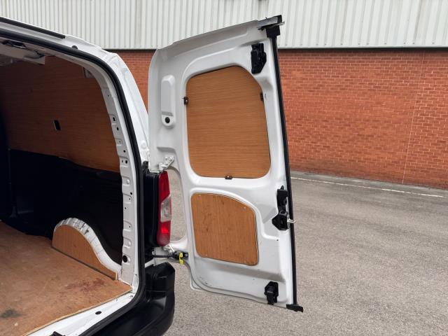 2022 Peugeot Partner 1000 1.5 Bluehdi 100 Professional Premium Van (PE71UVN) Image 50