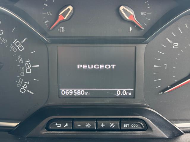 2022 Peugeot Partner 1000 1.5 Bluehdi 100 Professional Premium Van (PE71UVN) Image 12