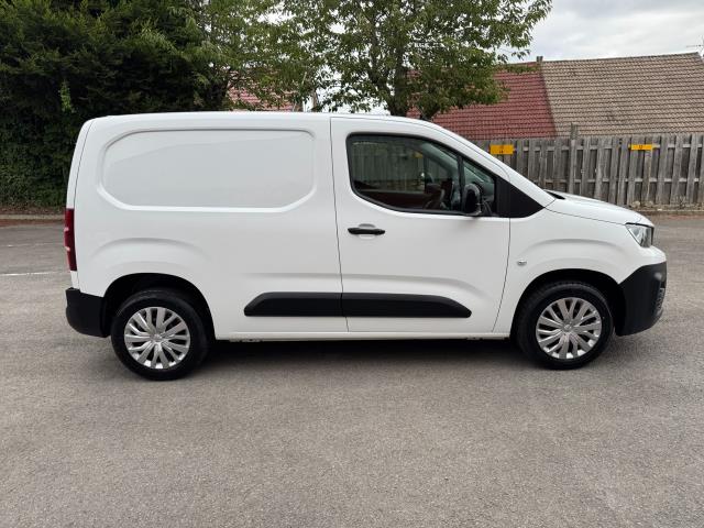 2022 Peugeot Partner 1000 1.5 Bluehdi 100 Professional Premium Van (PE71UVN) Image 10