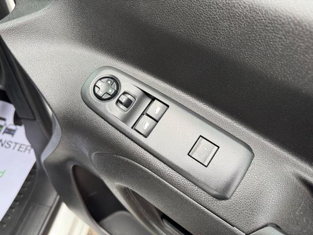 2022 Peugeot Partner 1000 1.5 Bluehdi 100 Professional Premium Van (PE71UVN) Image 19