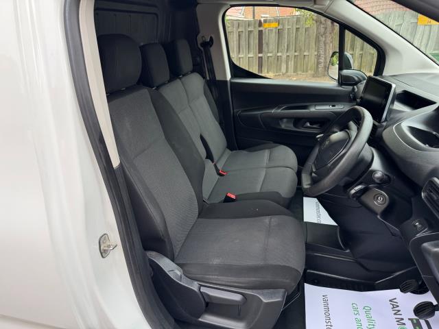 2022 Peugeot Partner 1000 1.5 Bluehdi 100 Professional Premium Van (PE71UVN) Image 16