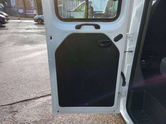 2021 Nissan Nv400 2.3 Dci 150Ps H1 Tekna Double Cab Dropside (PO21KSN) Image 21