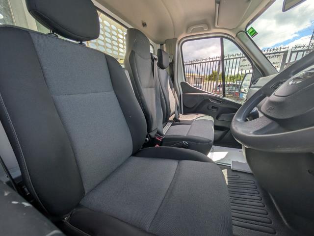 2021 Nissan Nv400 2.3 Dci 150Ps H1 Tekna Chassis Cab (PO21KXL) Image 17