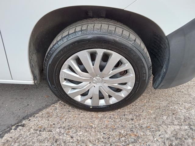 2021 Peugeot Partner 950 1.5 Bluehdi 100 Professional Van (RA21NYN) Image 30