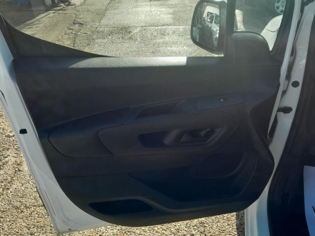 2021 Peugeot Partner 1000 1.5 Bluehdi 100 Professional Premium Van (RE71NYH) Image 18