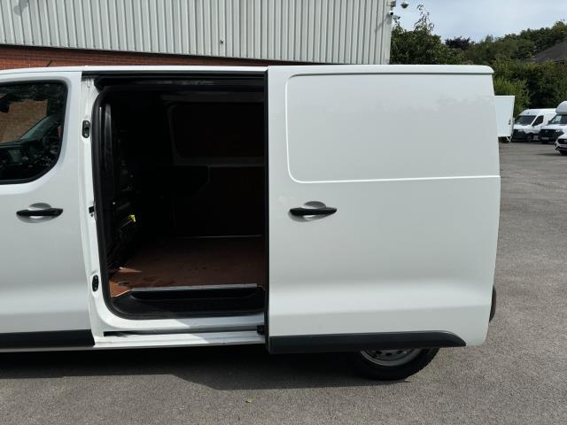 2022 Peugeot Expert 1000 1.5 Bluehdi 100 Professional Premium Van (RF71BOV) Image 40