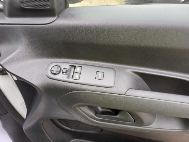 2023 Peugeot Partner 950 1.5 Bluehdi 100 L2 Professional Premium + Van (RF72CLV) Image 24