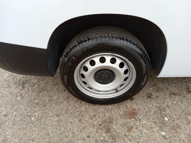 2023 Peugeot Partner 950 1.5 Bluehdi 100 L2 Professional Premium + Van (RF72CLV) Image 32