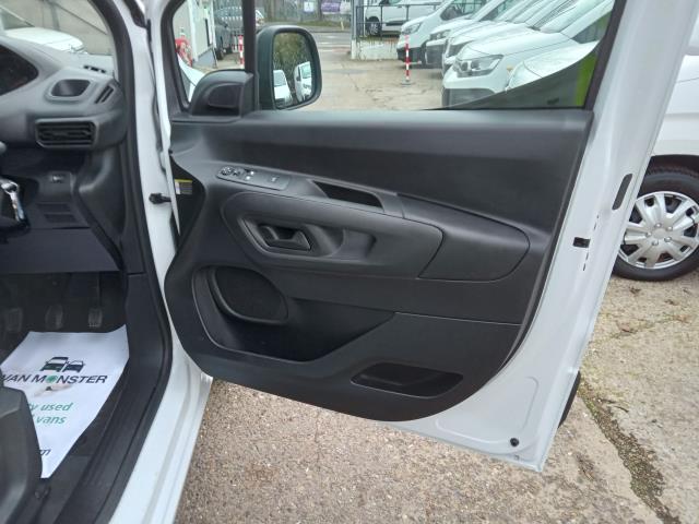 2023 Peugeot Partner 950 1.5 Bluehdi 100 L2 Professional Premium + Van (RF72CLV) Image 25