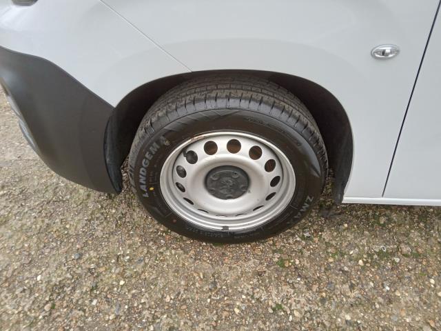 2023 Peugeot Partner 950 1.5 Bluehdi 100 L2 Professional Premium + Van (RF72CLV) Image 31