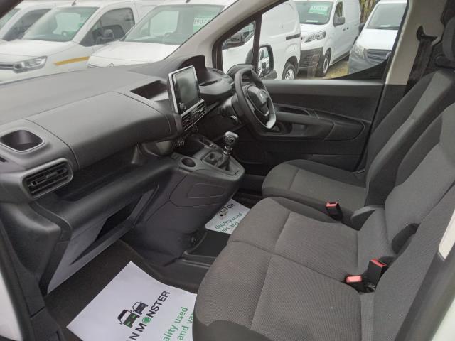 2023 Peugeot Partner 950 1.5 Bluehdi 100 L2 Professional Premium + Van (RF72CLV) Image 17