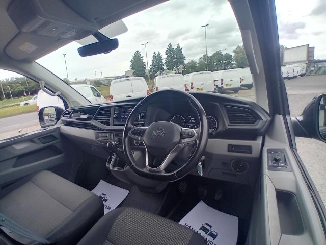 2023 Volkswagen Transporter 2.0 Tdi 150 Highline Van (RF72EUR) Image 13