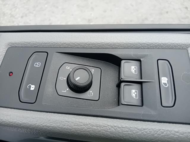 2023 Volkswagen Transporter 2.0 Tdi 150 Highline Van (RF72EUR) Image 18