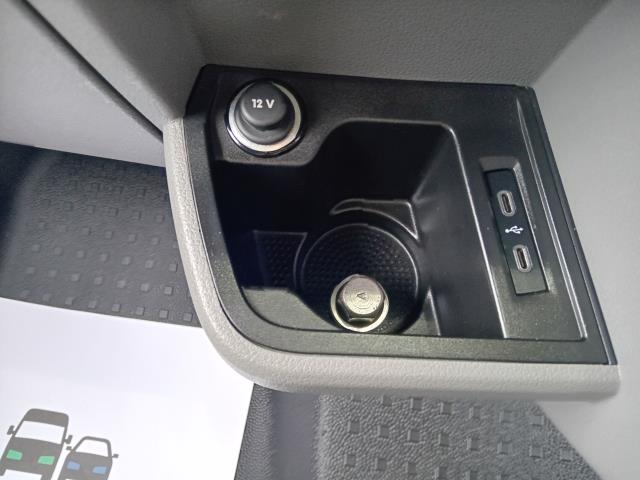 2023 Volkswagen Transporter 2.0 Tdi 150 Highline Van (RF72EUR) Image 31